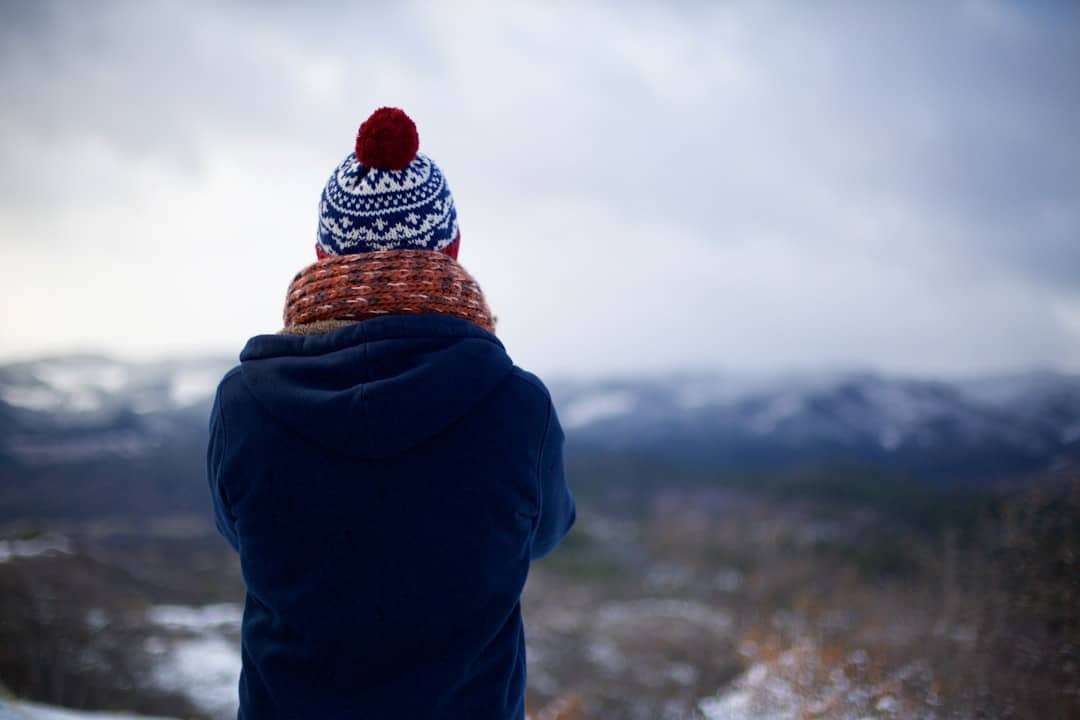 découvrez notre collection de foulards d'hiver élégants et chaleureux, idéaux pour affronter le froid tout en ajoutant une touche de style à votre tenue. parfaits pour les journées glaciales, nos foulards sont confectionnés avec des matériaux de qualité pour un confort optimal.