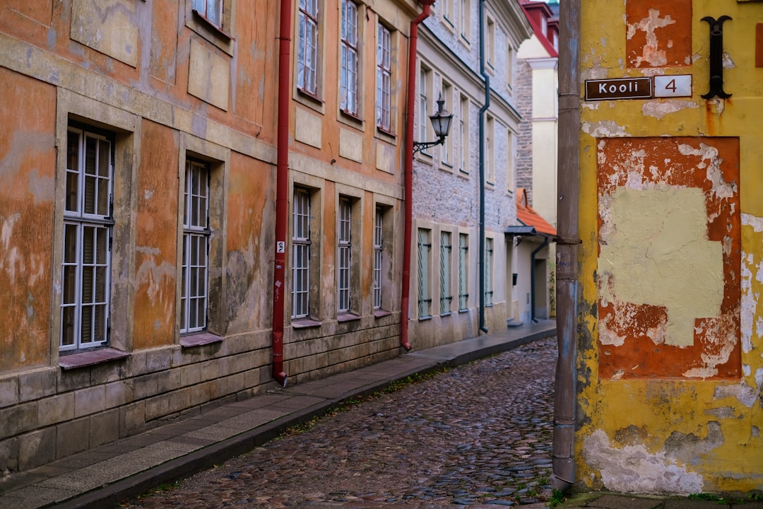 découvrez l'importance du patrimoine culturel, un témoignage vivant de notre histoire et de notre identité. explorez les traditions, les monuments et les arts qui façonnent nos cultures à travers le monde.