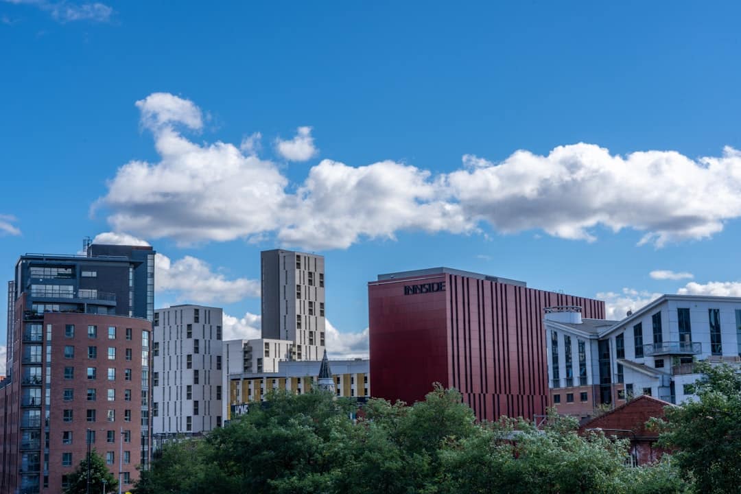 découvrez urban oasis, votre refuge apaisant en pleine ville. plongez dans un espace verdoyant, où la nature et le bien-être se rencontrent, offrant une évasion parfaite du rythme urbain.